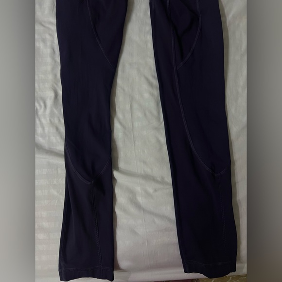 Lululemon Workout Legging - Size 6 - Picture 5 of 11